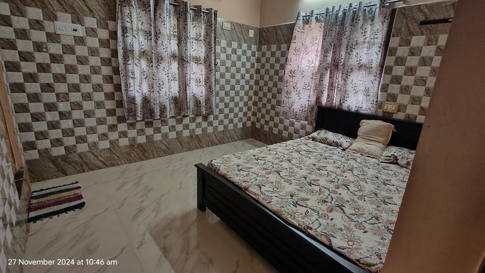Selvams Home Stay Tiruchchendur Exterior photo